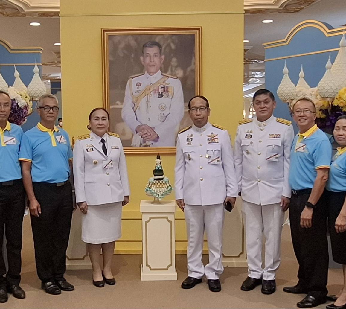 🤴👸พระบาทสมเด็จพระเจ้าอยู่หัว และสมเด็จพระนางเจ้า ฯ พระบรมราชินี เสด็จพระราชดำเนินไปทรงเป็นองค์ประธาน งานมหกรรมกองทุนแม่ของแผ่นดิน ประจำปี 2567🤴👸