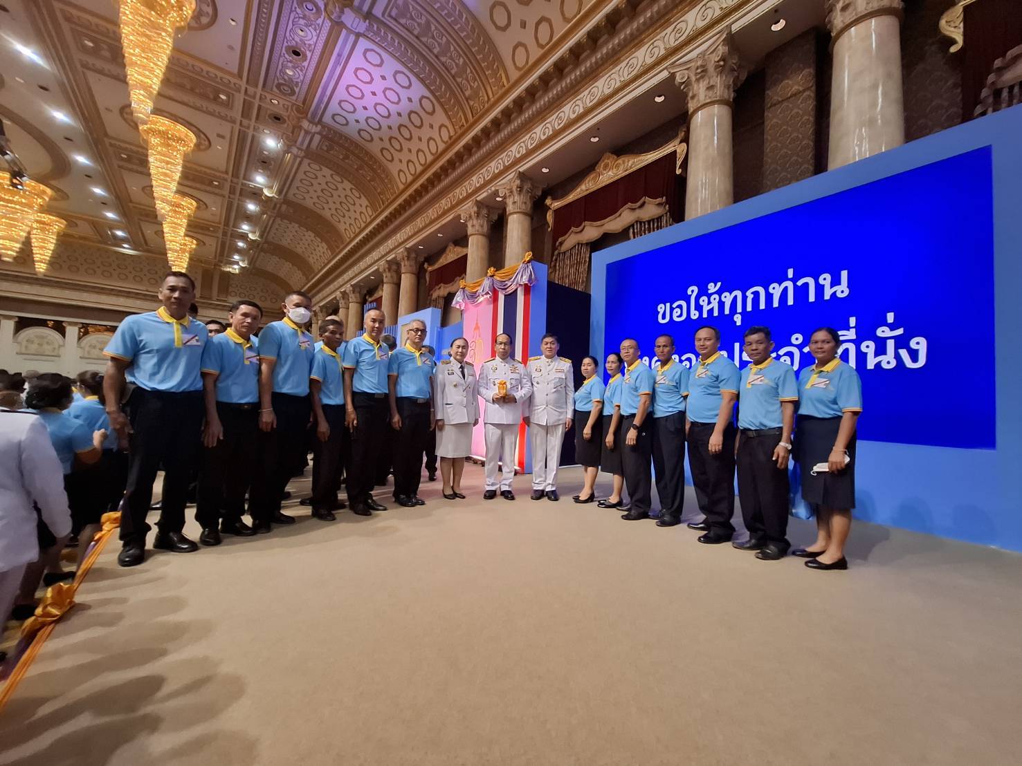🤴👸พระบาทสมเด็จพระเจ้าอยู่หัว และสมเด็จพระนางเจ้า ฯ พระบรมราชินี เสด็จพระราชดำเนินไปทรงเป็นองค์ประธาน งานมหกรรมกองทุนแม่ของแผ่นดิน ประจำปี 2567🤴👸