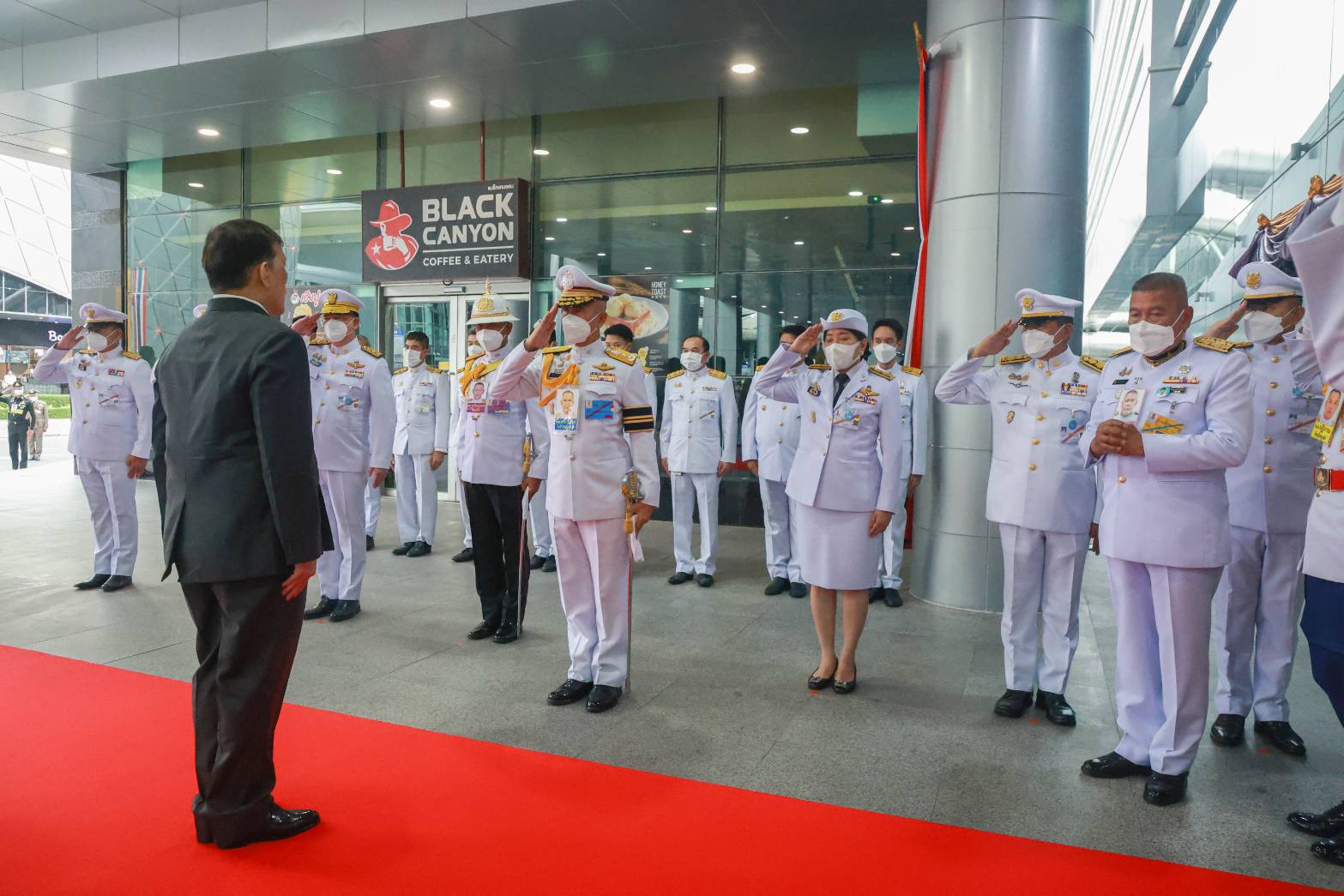 🤴👸พระบาทสมเด็จพระเจ้าอยู่หัว และสมเด็จพระนางเจ้า ฯ พระบรมราชินี เสด็จพระราชดำเนินไปทรงเป็นองค์ประธาน งานมหกรรมกองทุนแม่ของแผ่นดิน ประจำปี 2567🤴👸