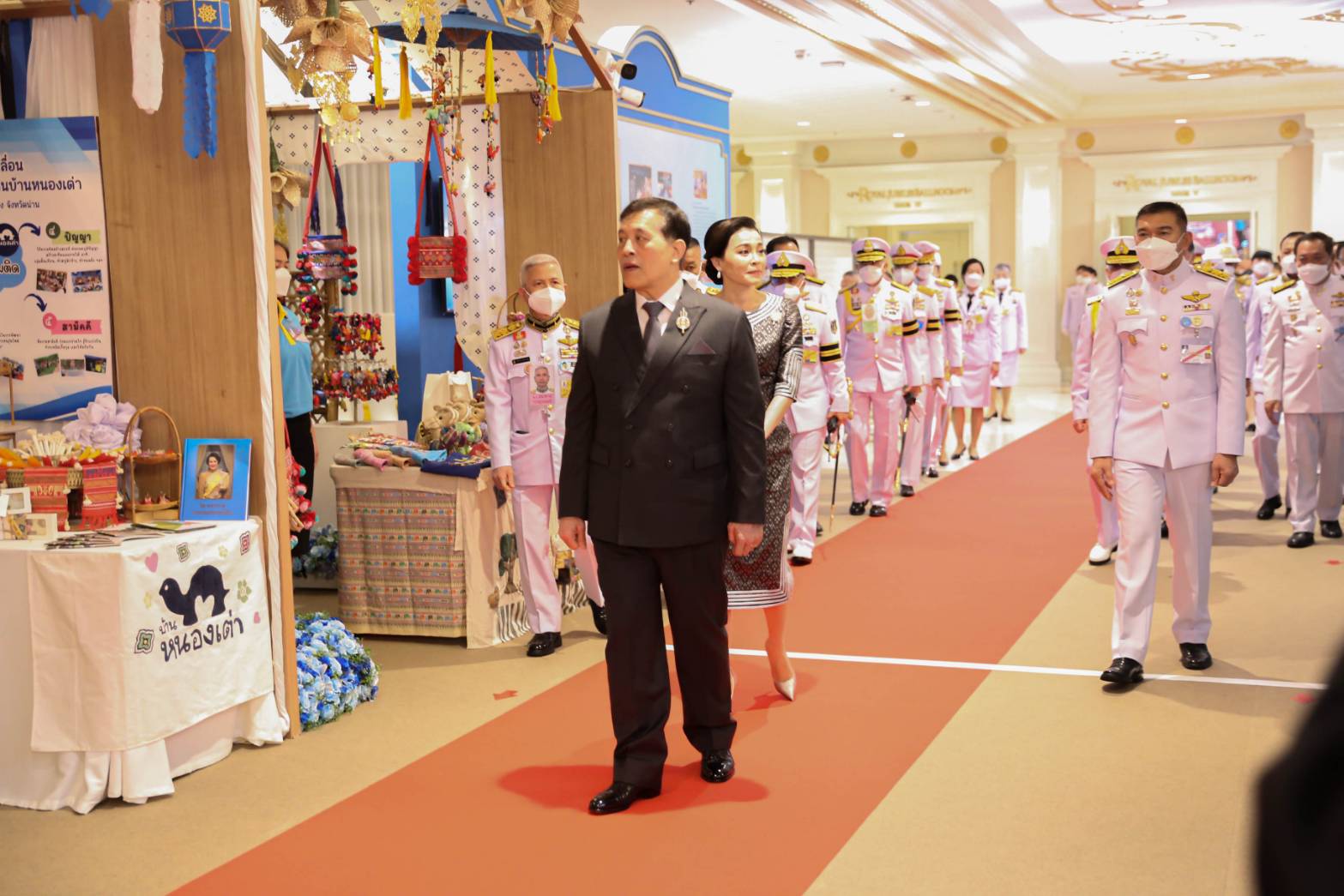 🤴👸พระบาทสมเด็จพระเจ้าอยู่หัว และสมเด็จพระนางเจ้า ฯ พระบรมราชินี เสด็จพระราชดำเนินไปทรงเป็นองค์ประธาน งานมหกรรมกองทุนแม่ของแผ่นดิน ประจำปี 2567🤴👸