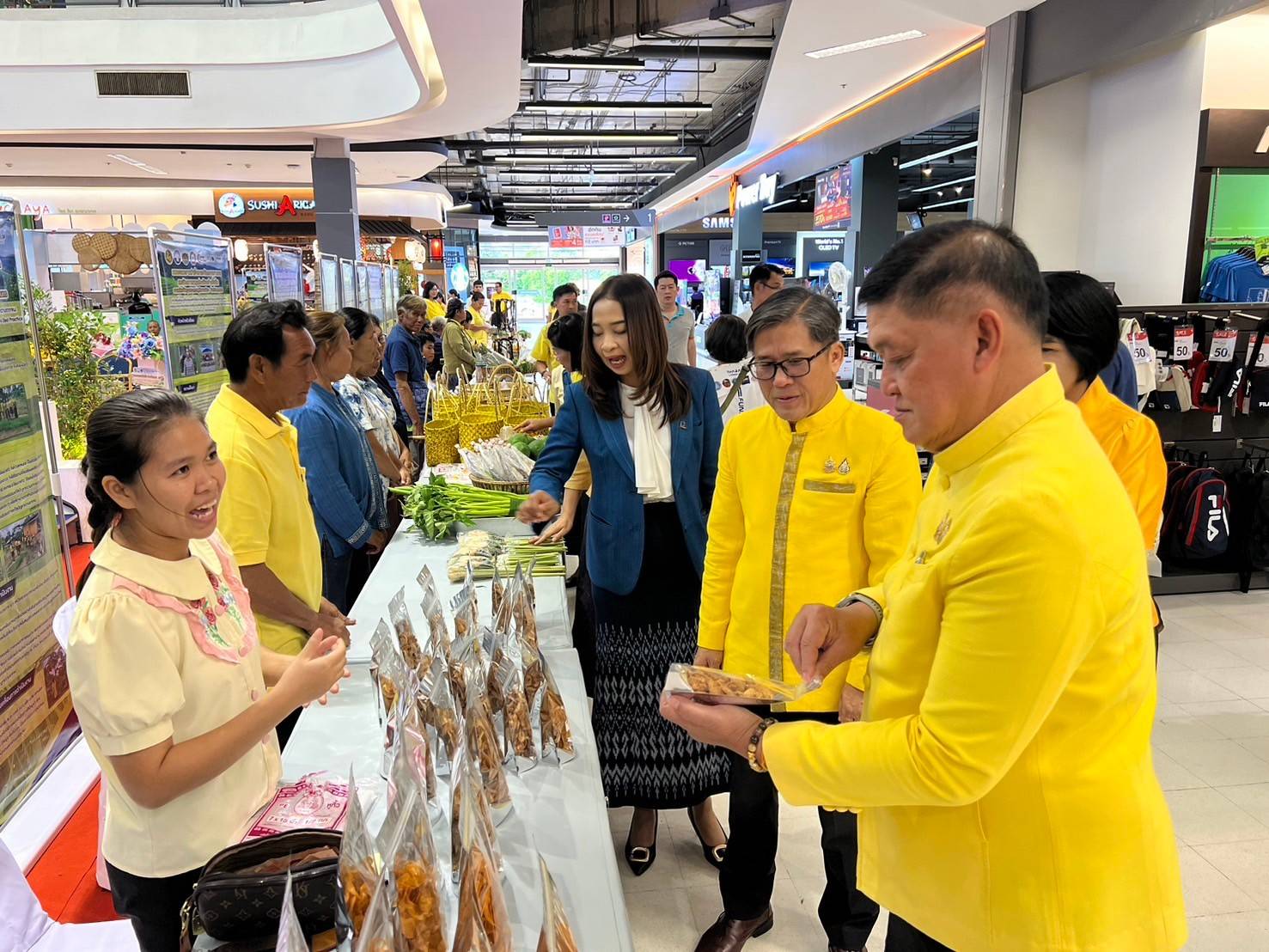 📢จังหวัดสกลนคร : จัดมหกรรมความสำเร็จการขจัดความยากจนและพัฒนาคนทุกช่วงวัยอย่างยั่งยืน ตามหลักปรัชญาของเศรษฐกิจพอเพียง จังหวัดสกลนคร ประจำปี 2567
