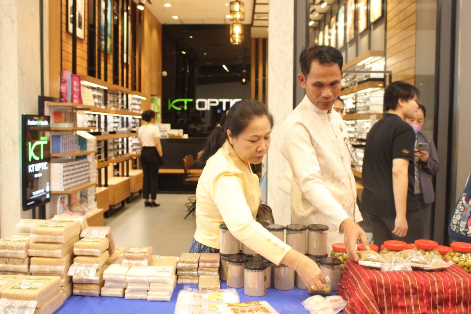 📢 พช.สกลนคร : เดินหน้าทดสอบตลาดกลุ่มปรับตัวสู่การพัฒนา 30 สิงหาคม 2567 – 2 กันยายน 2567 ณ ศูนย์การค้าโรบินสัน ไลฟ์สไตล์ จังหวัดสกลนคร