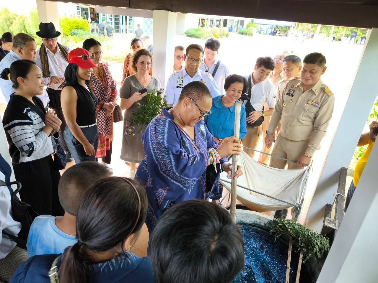 จังหวัดสกลนคร : ต้อนรับคณะทูตและผู้สื่อข่าวต่างประเทศประจำประเทศไทย ณ วิชชาลัยดอนกอยวิถีแห่งการพัฒนาที่ยังยืน