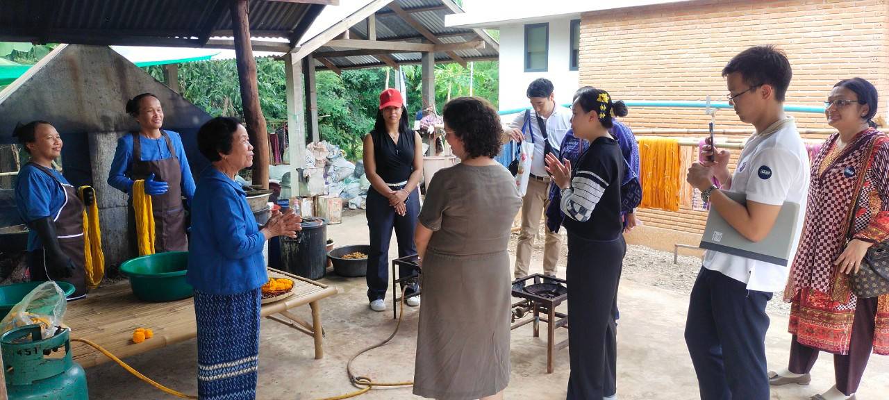 จังหวัดสกลนคร : ต้อนรับคณะทูตและผู้สื่อข่าวต่างประเทศประจำประเทศไทย ณ วิชชาลัยดอนกอยวิถีแห่งการพัฒนาที่ยังยืน