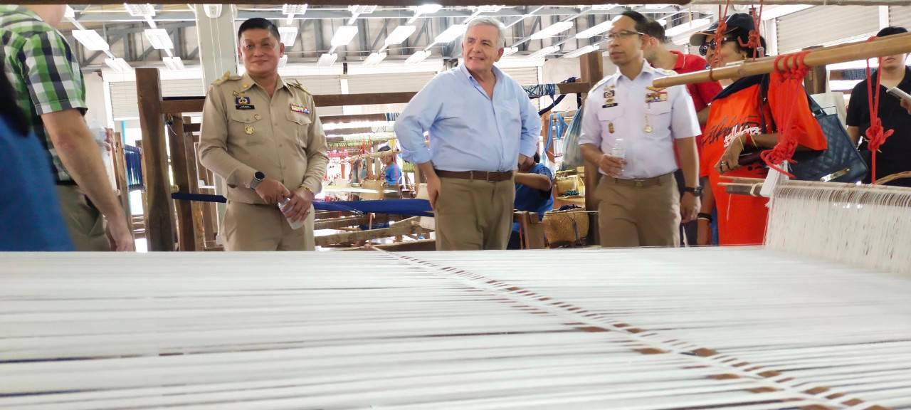 จังหวัดสกลนคร : ต้อนรับคณะทูตและผู้สื่อข่าวต่างประเทศประจำประเทศไทย ณ วิชชาลัยดอนกอยวิถีแห่งการพัฒนาที่ยังยืน