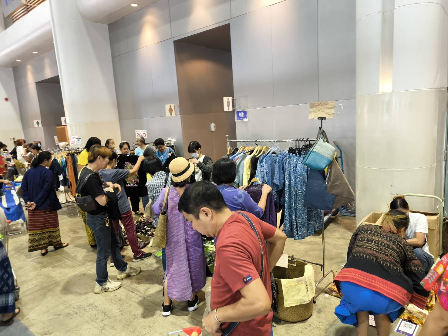 📢 ยกมาทั้งจังหวัด พช.สกลนคร ขอเชิญชวนทุกท่าน อุดหนุนสินค้าไทย ในงาน“ศิลปาชีพประทีปไทย OTOP หลอมดวงใจ ด้วยพระบารมี” ระหว่างวันที่ 10 – 18 สิงหาคม 2567 ณ อาคารชาเลนเจอร์ฮอลล์ 1 – 3 ศูนย์แสดงสินค้าและการประชุมอิมแพ็ค เมืองทองธานี