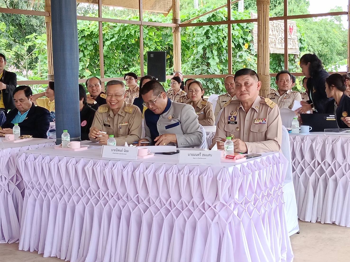 พช.สกลนคร ร่วมรับการตรวจราชการของผู้ตรวจราชการสำนักนายกรัฐมนตรี เขตตรวจราชการที่ 11 ณ ศูนย์เรียนรู้ผ้าย้อมครามบ้านดอนกอย “วิชชาลัยดอนกอย วิถีแห่งการพัฒนาที่ยั่งยืน”
