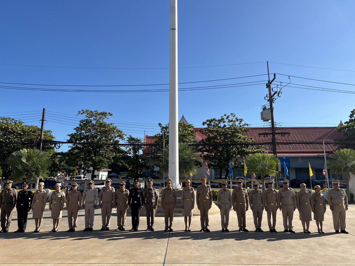 🇹🇭๒๘ กันยายน วันพระราชทานธงชาติไทย จังหวัดสกลนคร จัดกิจกรรมเคารพธงชาติและร้องเพลงชาติไทย เนื่องใน “วันพระราชทานธงชาติไทย” ประจำปี ๒๕๖๗🇹🇭