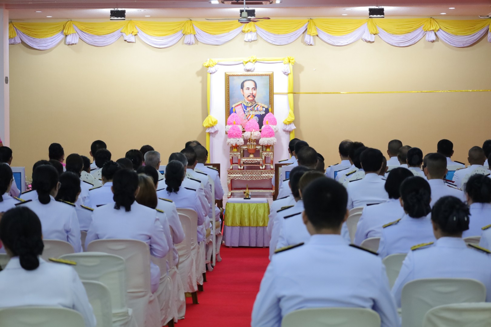 📢พช.สกลนคร ร่วมพิธีทำบุญตักบาตรพระสงฆ์ เนื่องในวันคล้ายวันสวรรคตพระบาทสมเด็จพระจุลจอมเกล้าเจ้าอยู่หัว วันปิยมหาราช ประจำปี 2567