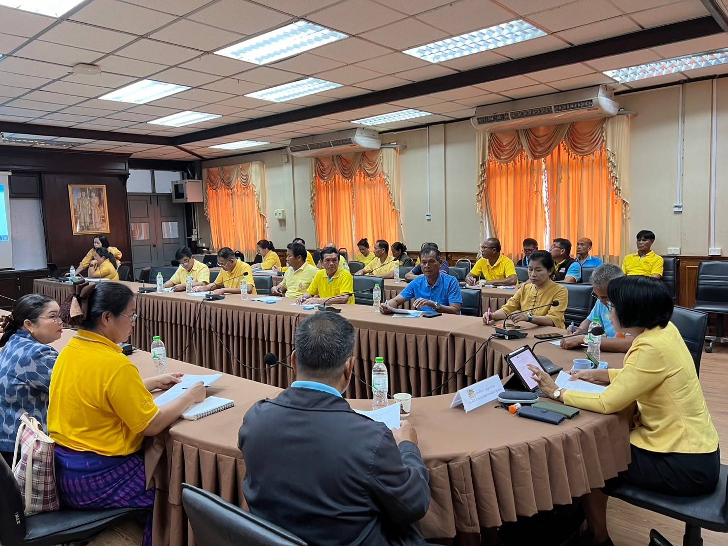 📢พช.สกลนคร : จัดประชุมเจ้าหน้าที่พัฒนาชุมชน และคณะกรรมการเครือข่ายกองทุนแม่ของแผ่นดิน จังหวัดสกลนคร ครั้งที่ ๒/๒๕๖๗