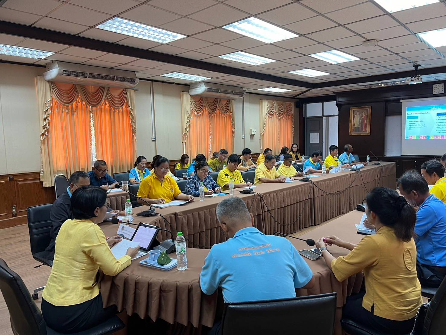 📢พช.สกลนคร : จัดประชุมเจ้าหน้าที่พัฒนาชุมชน และคณะกรรมการเครือข่ายกองทุนแม่ของแผ่นดิน จังหวัดสกลนคร ครั้งที่ ๒/๒๕๖๗