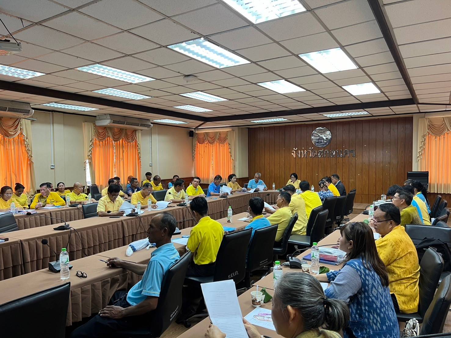 📢พช.สกลนคร : จัดประชุมเจ้าหน้าที่พัฒนาชุมชน และคณะกรรมการเครือข่ายกองทุนแม่ของแผ่นดิน จังหวัดสกลนคร ครั้งที่ ๒/๒๕๖๗
