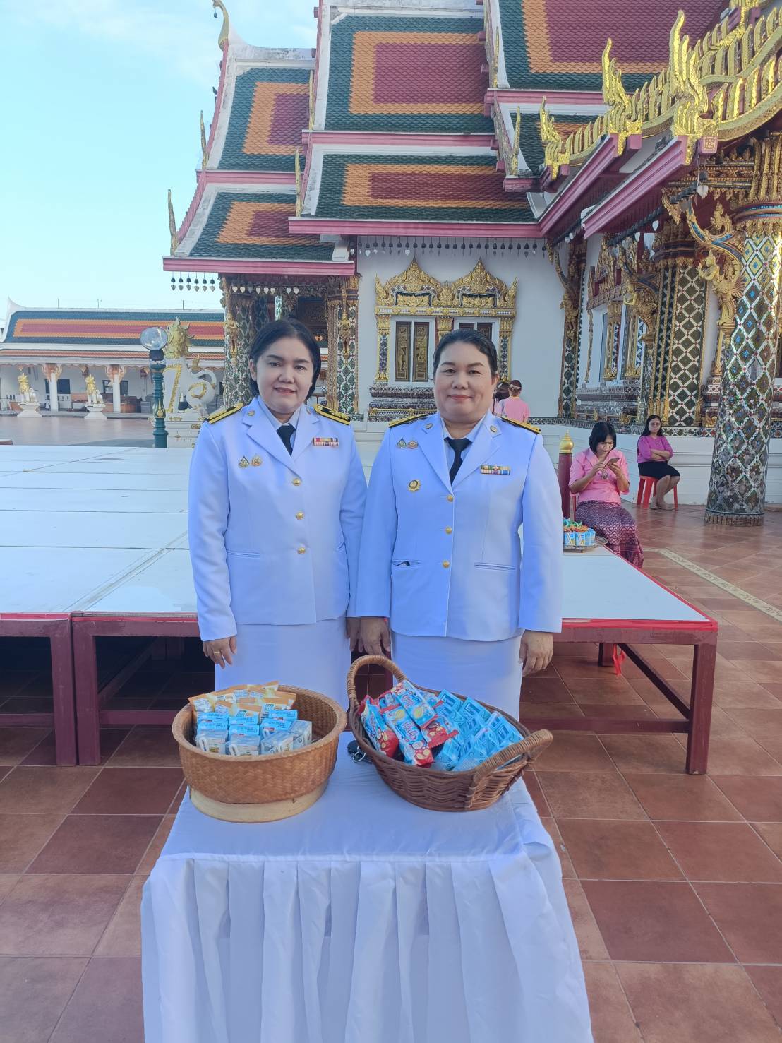 📢พช.สกลนคร ร่วมพิธีทำบุญตักบาตรพระสงฆ์ เนื่องในวันคล้ายวันสวรรคตพระบาทสมเด็จพระจุลจอมเกล้าเจ้าอยู่หัว วันปิยมหาราช ประจำปี 2567