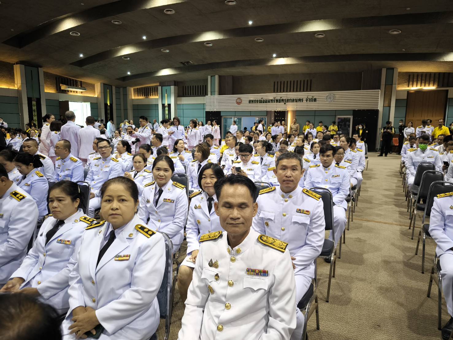 จังหวัดสกลนคร จัดพิธีวางพวงมาลา เนื่องในวันคล้ายวันสวรรคต พระบาทสมเด็จพระบรมชนกาธิเบศร มหาภูมิพลอดุลยเดชมหาราช  บรมนาถบพิตร “วันนวมินทรมหาราช” 13 ตุลาคม 2567