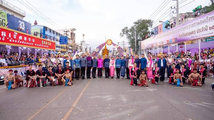 📢สวยงาม อลังการ ขบวนแห่ อัศจรรย์ 3 ปราสาทผึ้งสกลนคร ในงานประเพณีแห่ปราสาทผึ้ง และแข่งขันเรือยาว ชิงถ้วยพระราชทานประจำปี 2567 มรดกภูมิปัญญาทางวัฒนธรรมระดับชาติ Soft Power จังหวัดสกลนคร