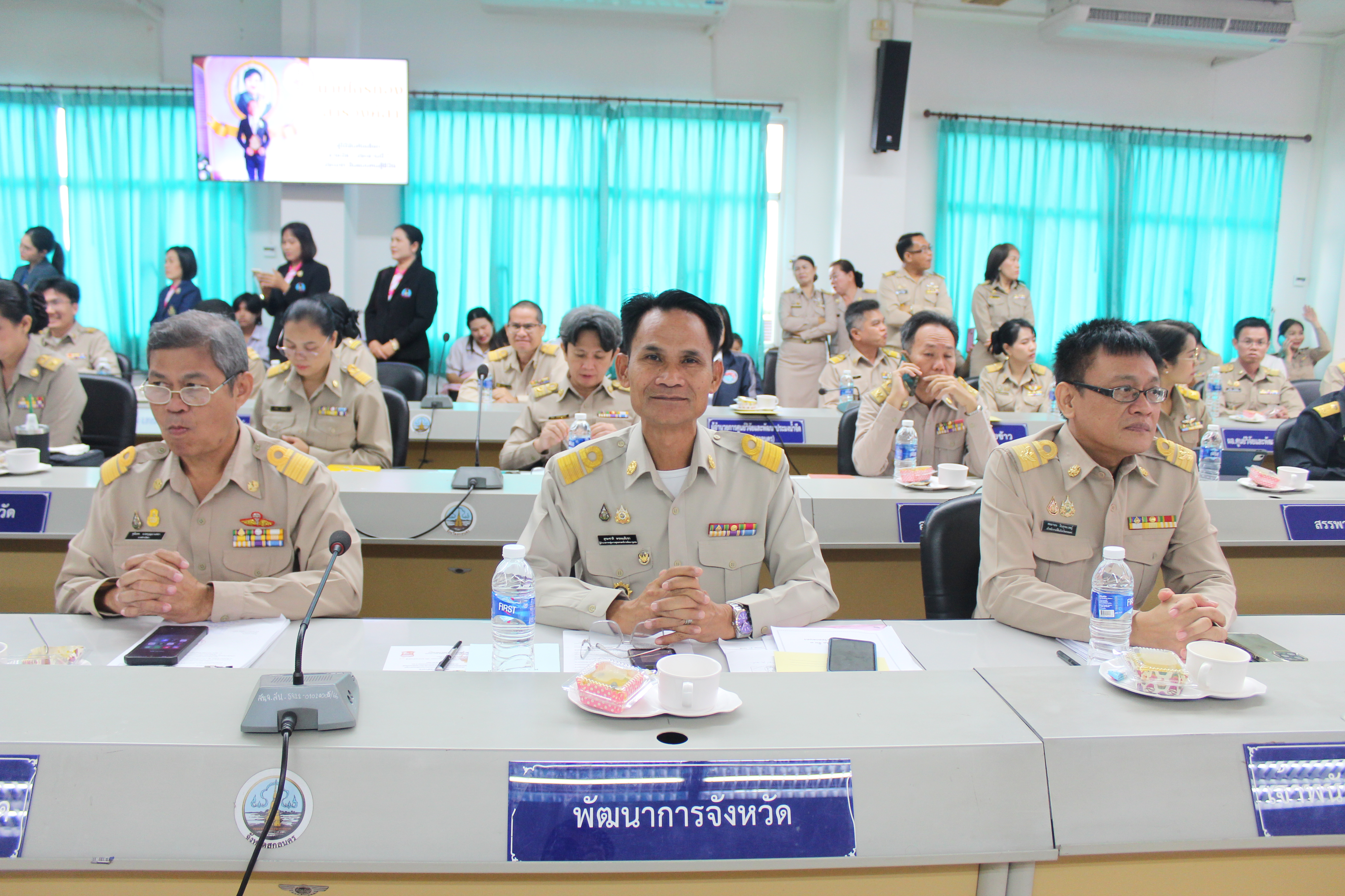 📢พช.สกลนคร : ร่วมประชุมคณะกรมการจังหวัดสกลนคร และหัวหน้าส่วนราชการประจำจังหวัดสกลนคร ประจำเดือนตุลาคม ๒๕๖๗