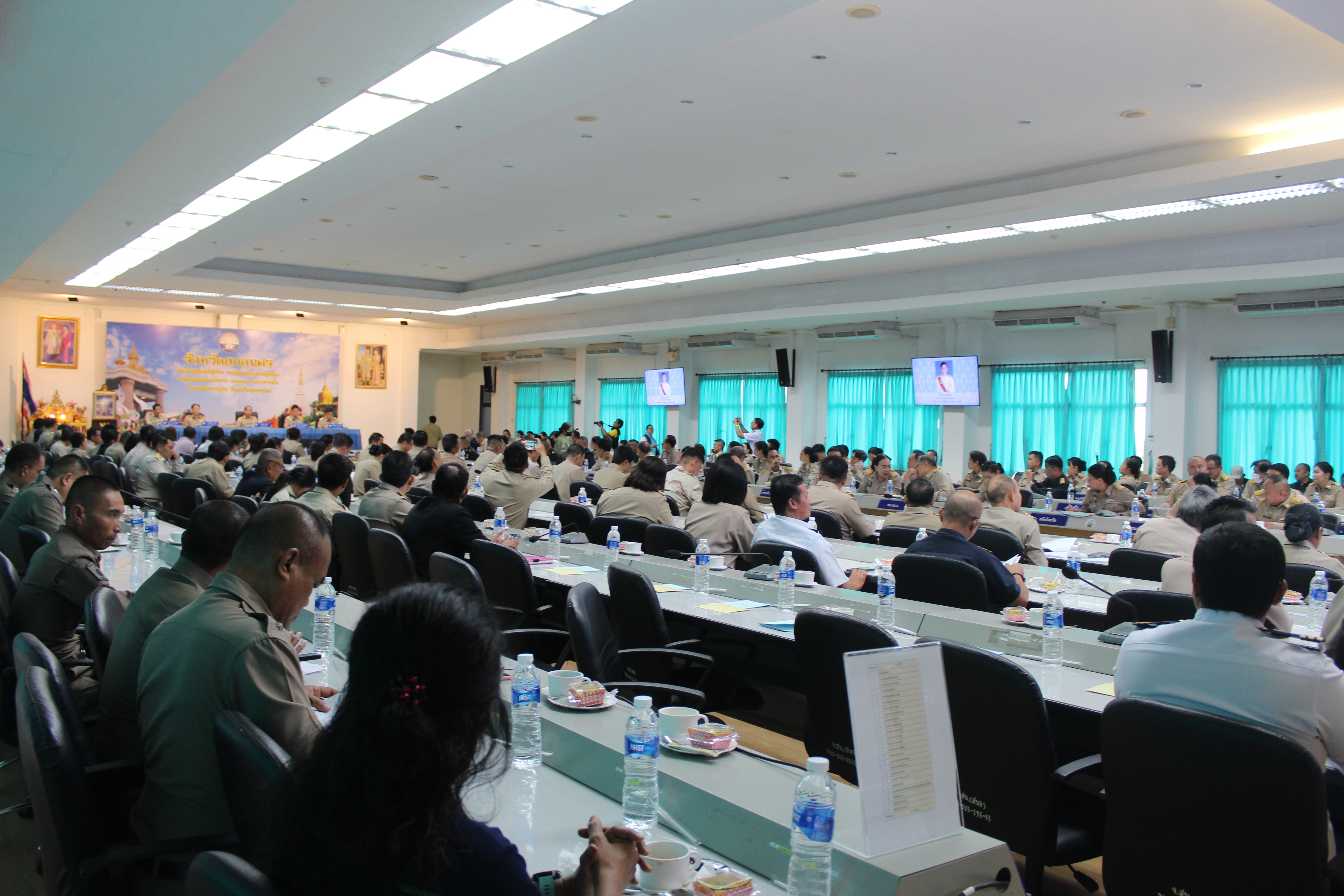 📢พช.สกลนคร : ร่วมประชุมคณะกรมการจังหวัดสกลนคร และหัวหน้าส่วนราชการประจำจังหวัดสกลนคร ประจำเดือนตุลาคม ๒๕๖๗