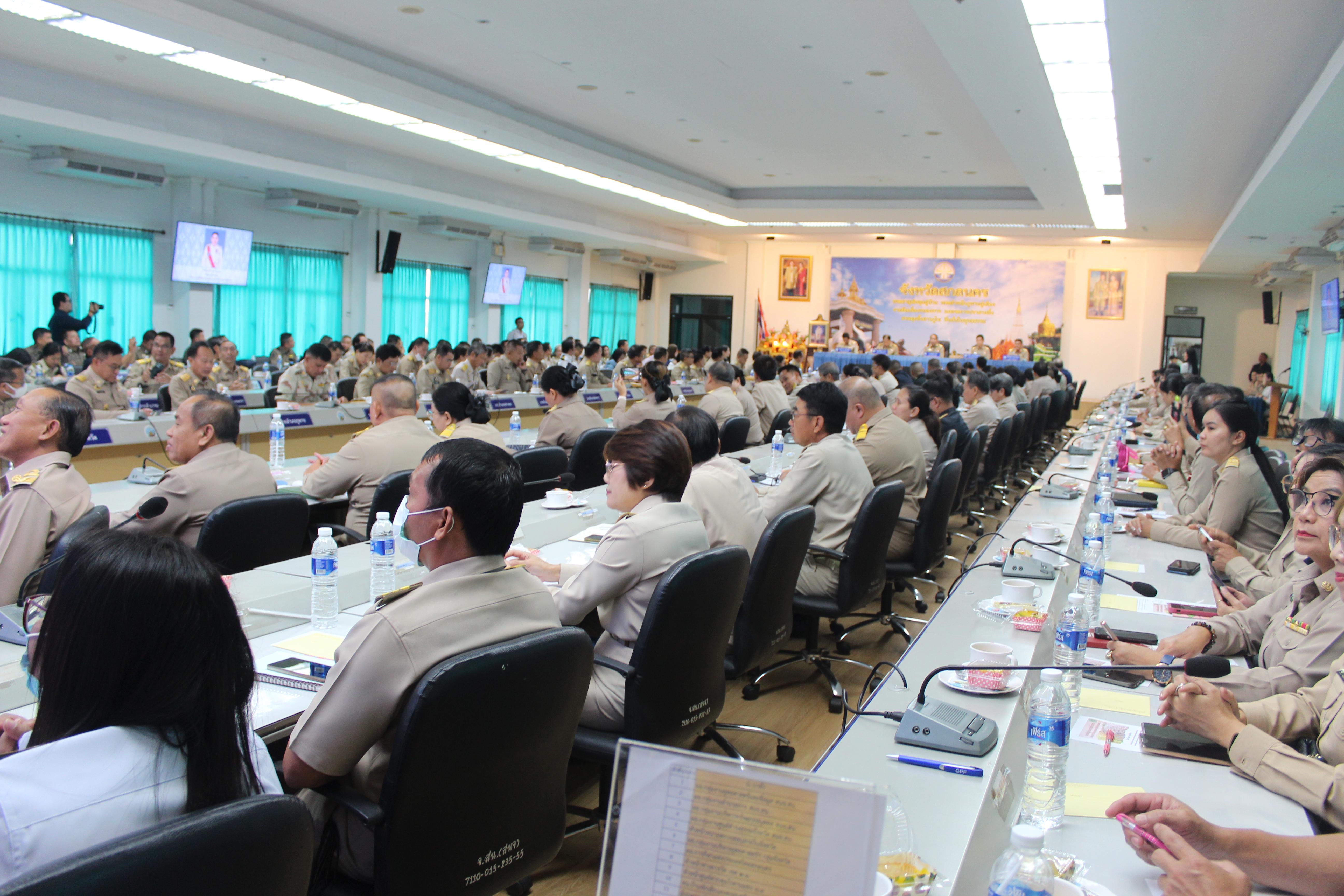 📢พช.สกลนคร : ร่วมประชุมคณะกรมการจังหวัดสกลนคร และหัวหน้าส่วนราชการประจำจังหวัดสกลนคร ประจำเดือนตุลาคม ๒๕๖๗