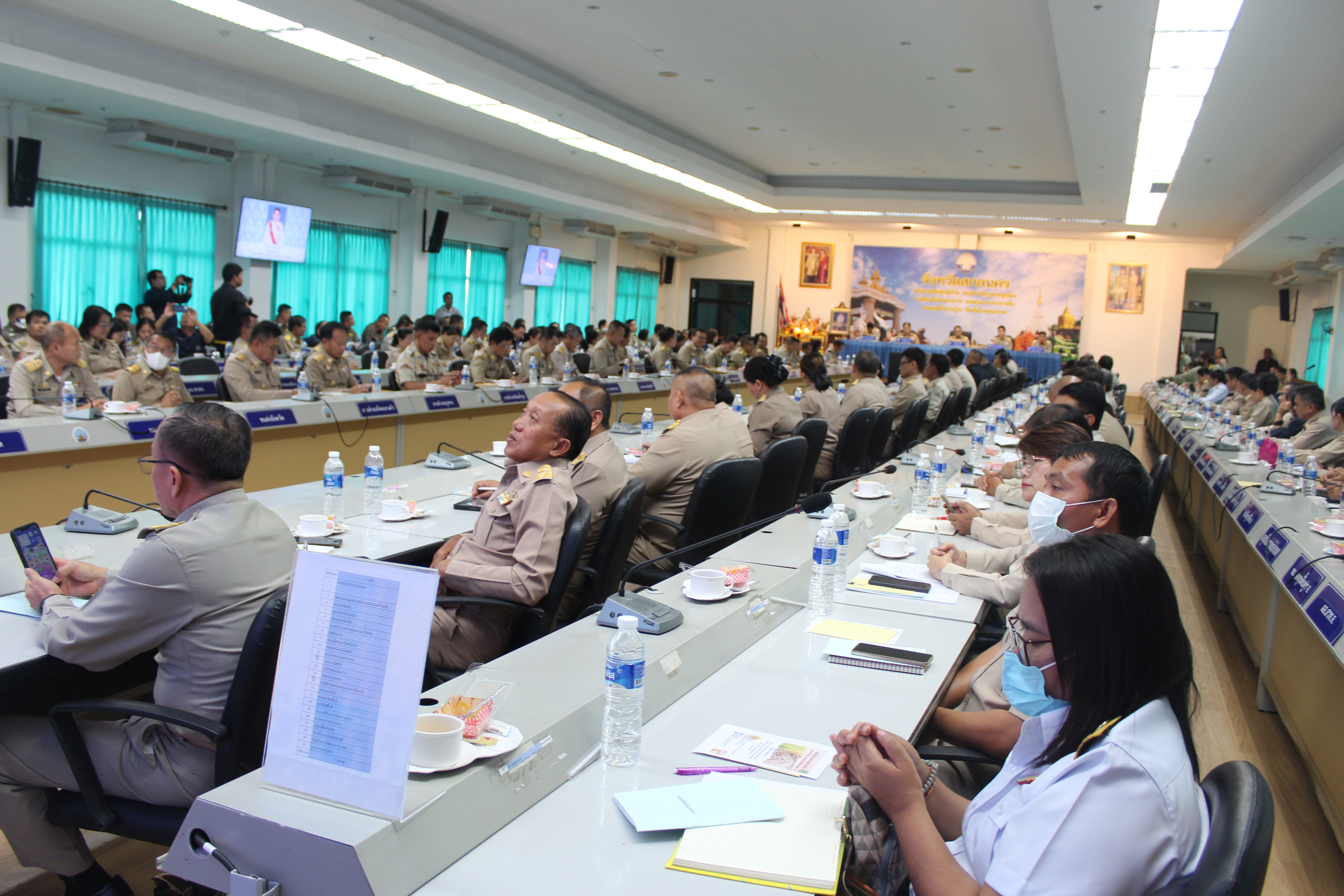 📢พช.สกลนคร : ร่วมประชุมคณะกรมการจังหวัดสกลนคร และหัวหน้าส่วนราชการประจำจังหวัดสกลนคร ประจำเดือนตุลาคม ๒๕๖๗
