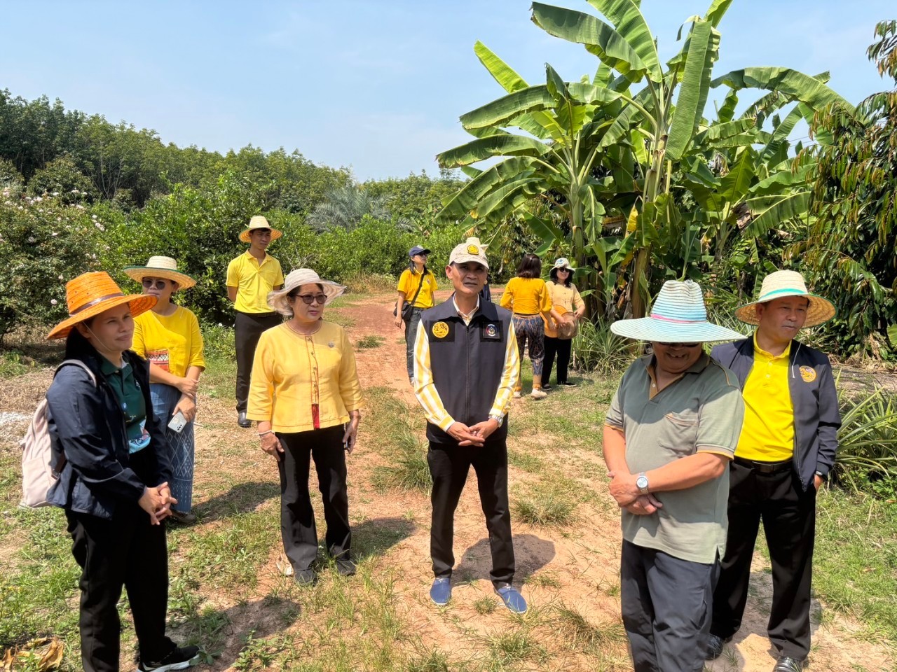 📢พช.สกลนคร : ขับเคลื่อนการเพิ่มรายได้ ลดรายจ่าย ขยายโอกาส และส่งเสริมการดำเนินชีวิตตามแนวทางปรัชญาของเศรษฐกิจพอเพียง