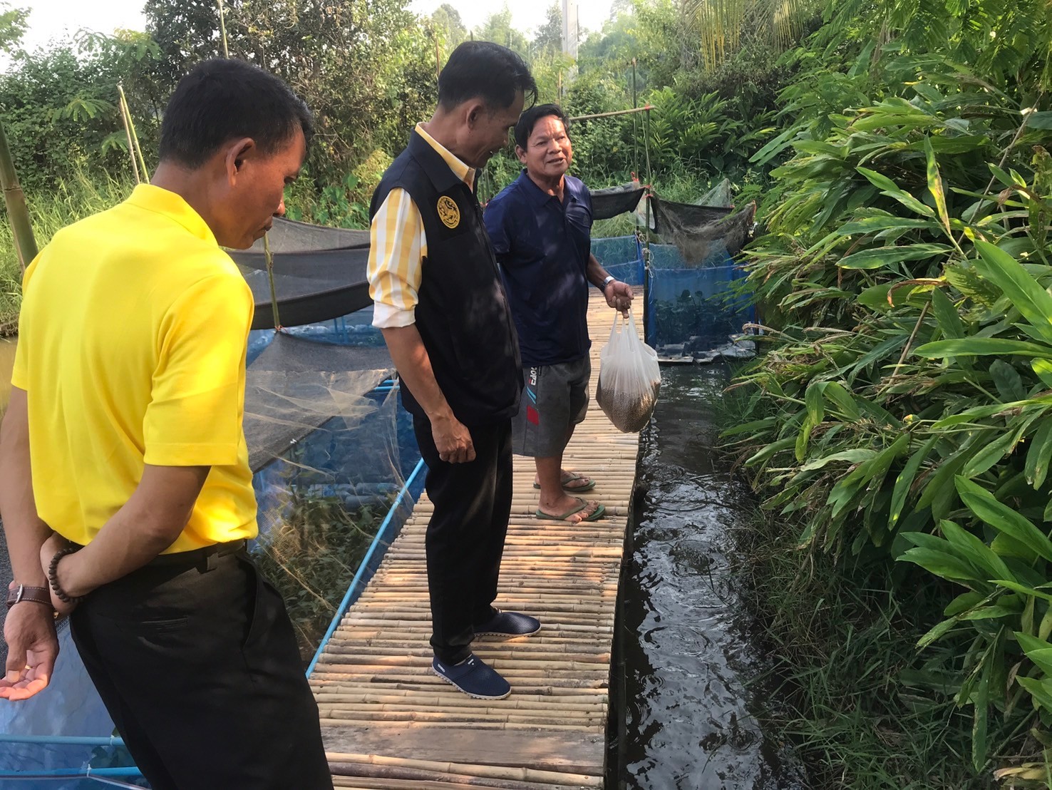 📢พช.สกลนคร : ขับเคลื่อนการเพิ่มรายได้ ลดรายจ่าย ขยายโอกาส และส่งเสริมการดำเนินชีวิตตามแนวทางปรัชญาของเศรษฐกิจพอเพียง ณ บ้านดงบัง หมู่ที่ ๒ ตำบลบ้านเหล่า อำเภอเจริญศิลป์ จังหวัดสกลนคร