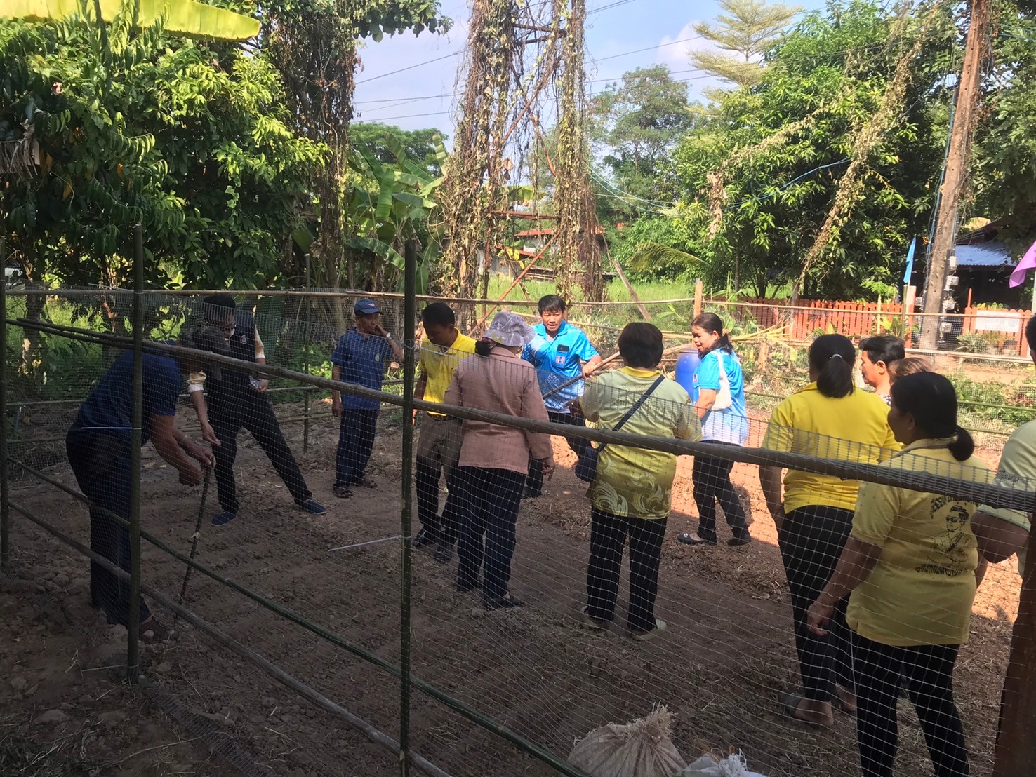 📢พช.สกลนคร : ขับเคลื่อนการเพิ่มรายได้ ลดรายจ่าย ขยายโอกาส และส่งเสริมการดำเนินชีวิตตามแนวทางปรัชญาของเศรษฐกิจพอเพียง ณ บ้านดงบัง หมู่ที่ ๒ ตำบลบ้านเหล่า อำเภอเจริญศิลป์ จังหวัดสกลนคร