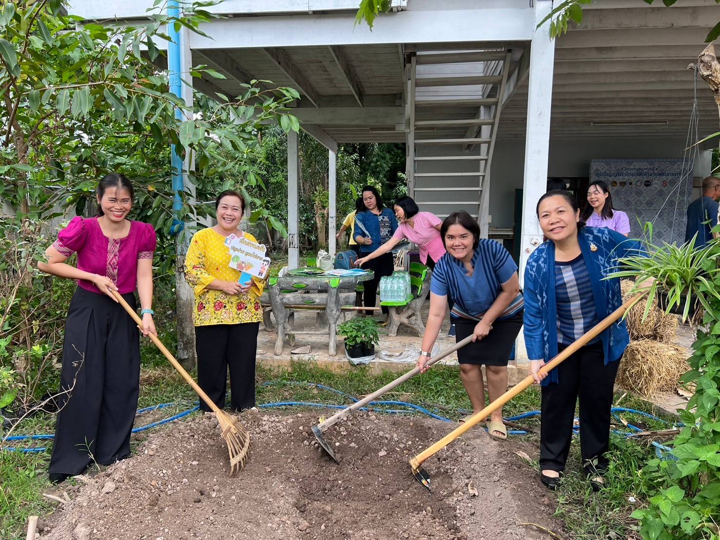 📢พช.สกลนคร “ปลูกพืช ปลูกผัก ปลูกรักกับ พช.” สร้างความมั่นคงทางอาหาร