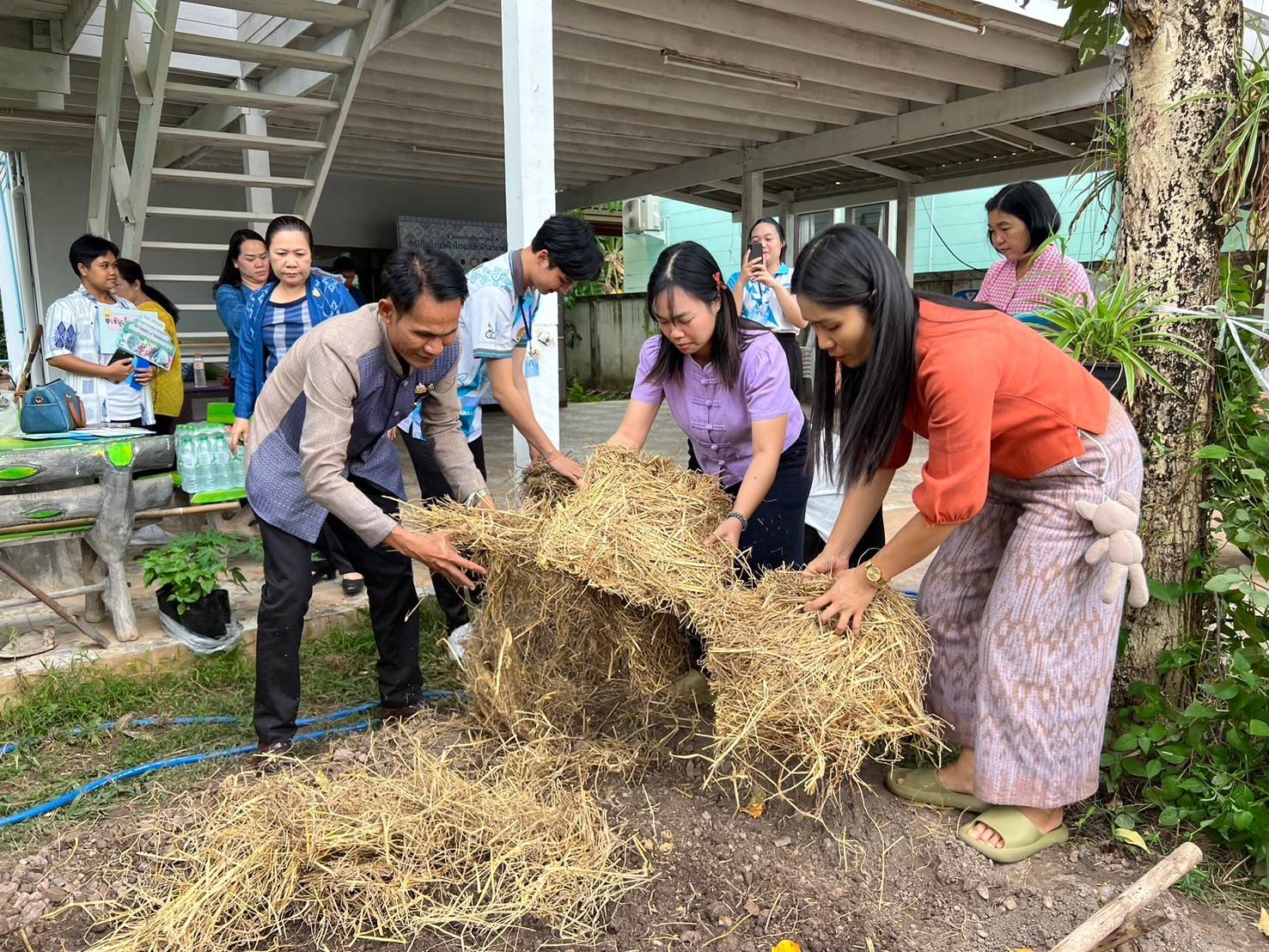 📢พช.สกลนคร “ปลูกพืช ปลูกผัก ปลูกรักกับ พช.” สร้างความมั่นคงทางอาหาร