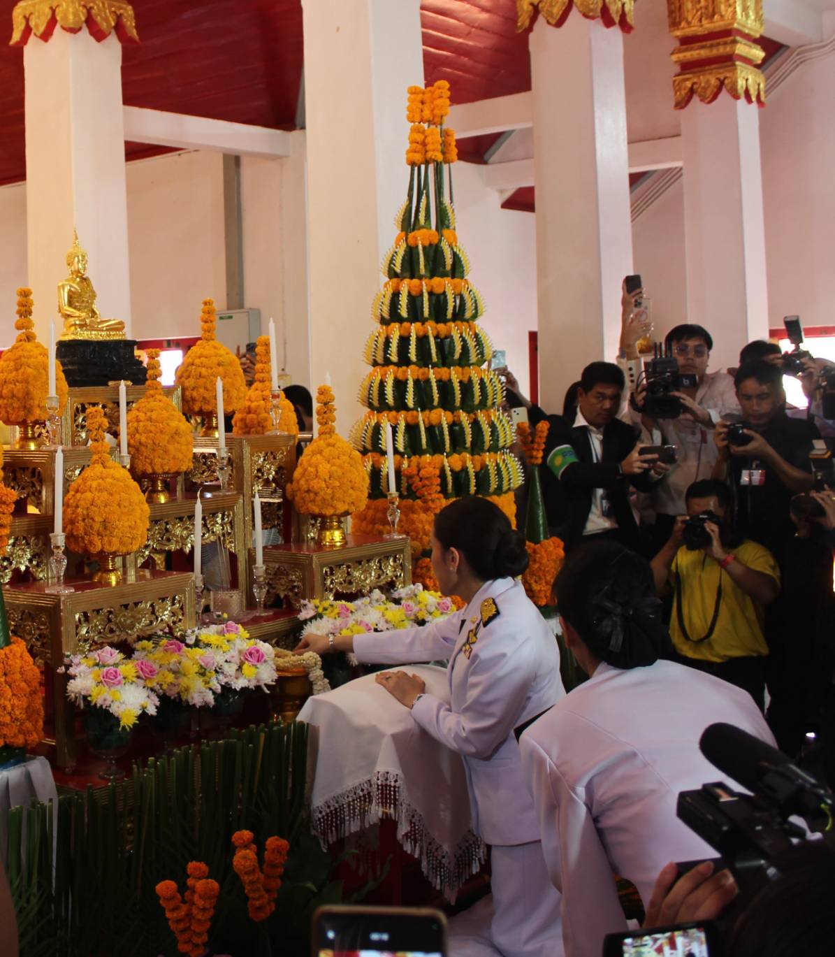 📢นายกรัฐมนตรี ถวายผ้าพระกฐินพระราชทาน สำนักนายกรัฐมนตรี ประจำปี 2567 ณ วัดพระธาตุเชิงชุมวรวิหาร อำเภอเมืองสกลนคร จังหวัดสกลนคร ยอดเงินถวายปัจจัย 12,731,219.42 บาท โดยมีประชาชนผู้มีจิตศรัทธาร่วมสมทบ 🗓วันศุกร์ที่ 8 พฤศจิกายน 2567