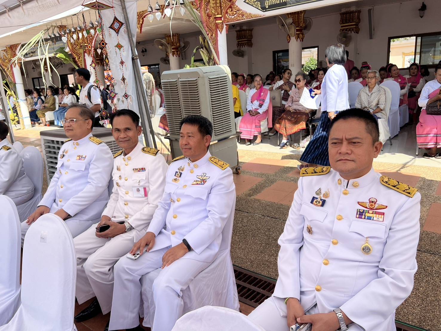 📢นายกรัฐมนตรี ถวายผ้าพระกฐินพระราชทาน สำนักนายกรัฐมนตรี ประจำปี 2567 ณ วัดพระธาตุเชิงชุมวรวิหาร อำเภอเมืองสกลนคร จังหวัดสกลนคร ยอดเงินถวายปัจจัย 12,731,219.42 บาท โดยมีประชาชนผู้มีจิตศรัทธาร่วมสมทบ 🗓วันศุกร์ที่ 8 พฤศจิกายน 2567