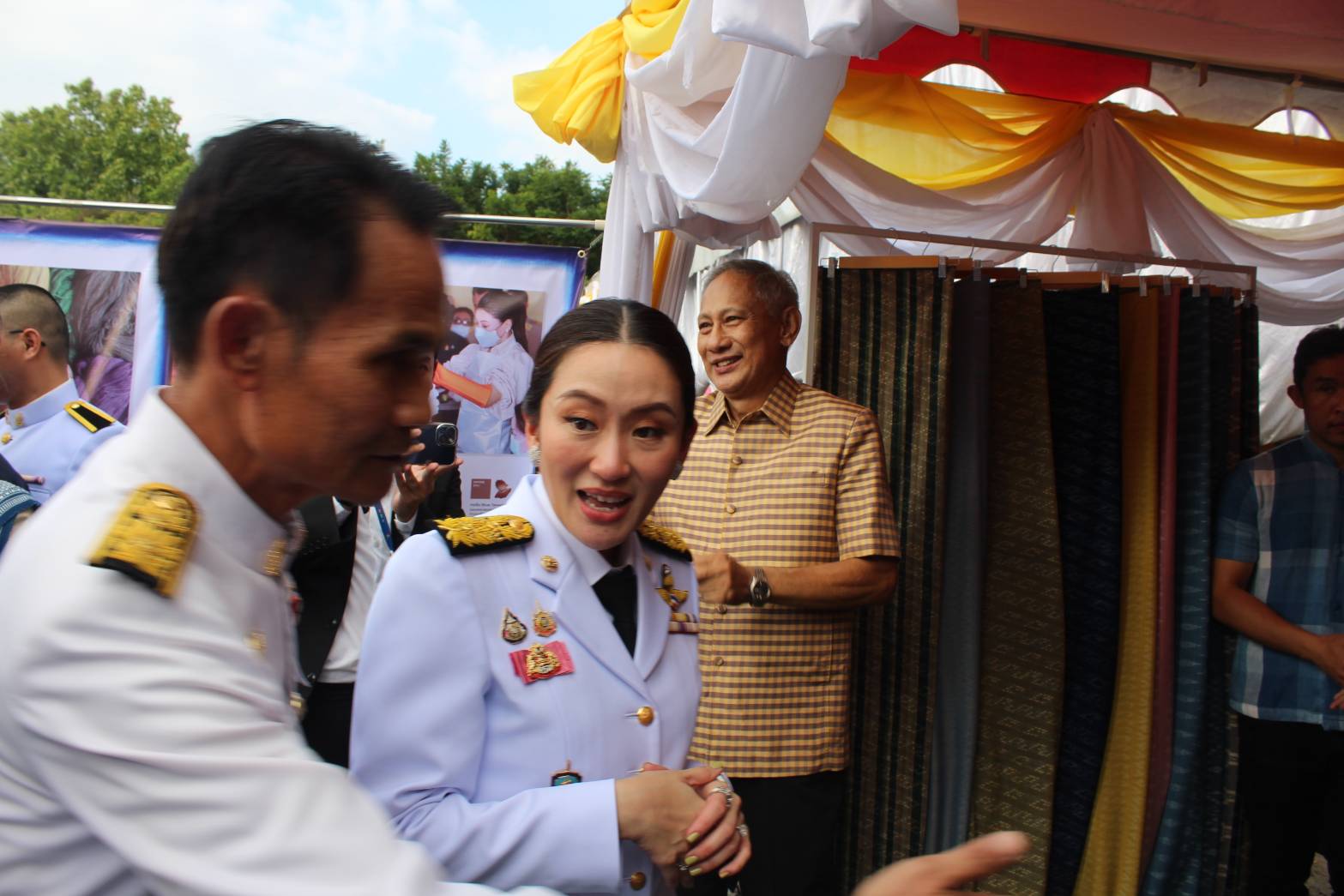 📢นายกรัฐมนตรี ถวายผ้าพระกฐินพระราชทาน สำนักนายกรัฐมนตรี ประจำปี 2567 ณ วัดพระธาตุเชิงชุมวรวิหาร อำเภอเมืองสกลนคร จังหวัดสกลนคร ยอดเงินถวายปัจจัย 12,731,219.42 บาท โดยมีประชาชนผู้มีจิตศรัทธาร่วมสมทบ 🗓วันศุกร์ที่ 8 พฤศจิกายน 2567