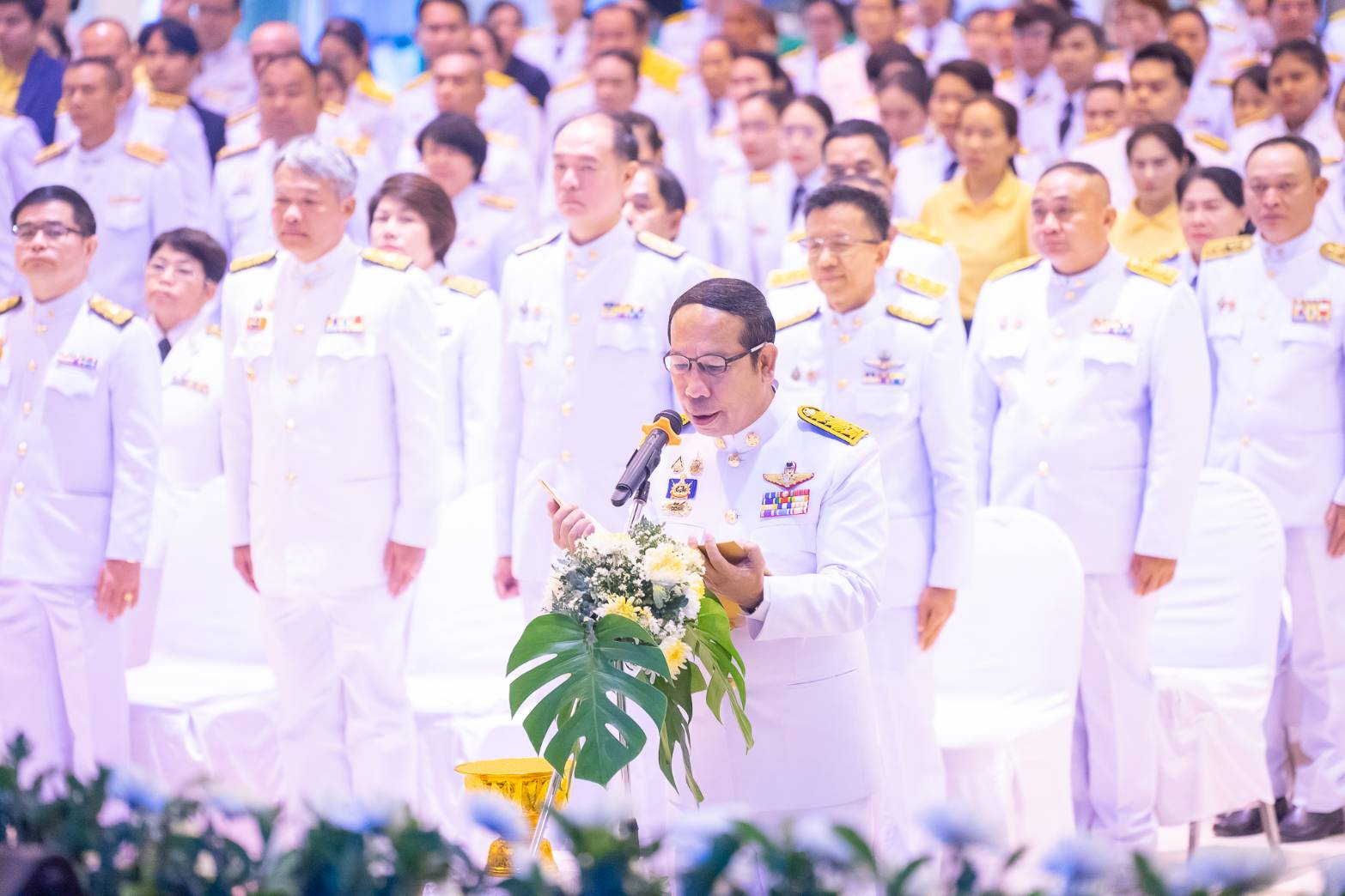 ผู้ว่าราชการจังหวัดสกลนคร นำทุกภาคส่วนร่วมพิธีน้อมรำลึก พระบาทสมเด็จพระบรมชนกาธิเบศร มหาภูมิพลอดุลยเดชมหาราช บรมนาถบพิตร วางพานพุ่ม ถวายราชสักการะ เนื่องในวันพระบิดาแห่งฝนหลวง ประจำปี 2567