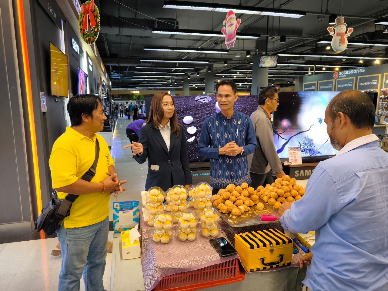 📢พช.สกลนคร จัดตลาดสินค้าอาหารปลอดและผลิตภัณฑ์ OTOP สกลนคร 22 – 25 พ.ย. 67