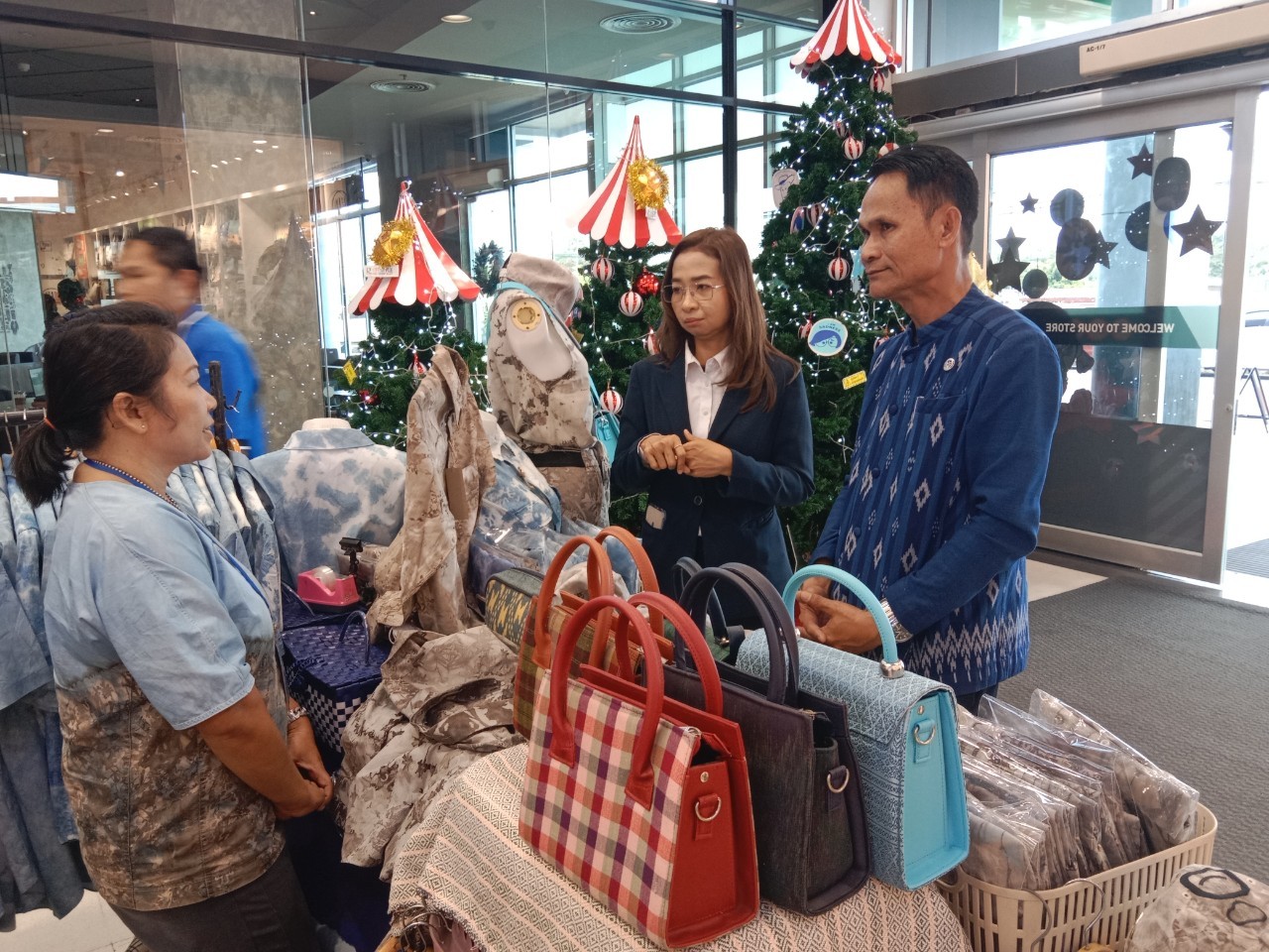 📢พช.สกลนคร จัดตลาดสินค้าอาหารปลอดและผลิตภัณฑ์ OTOP สกลนคร 22 – 25 พ.ย. 67