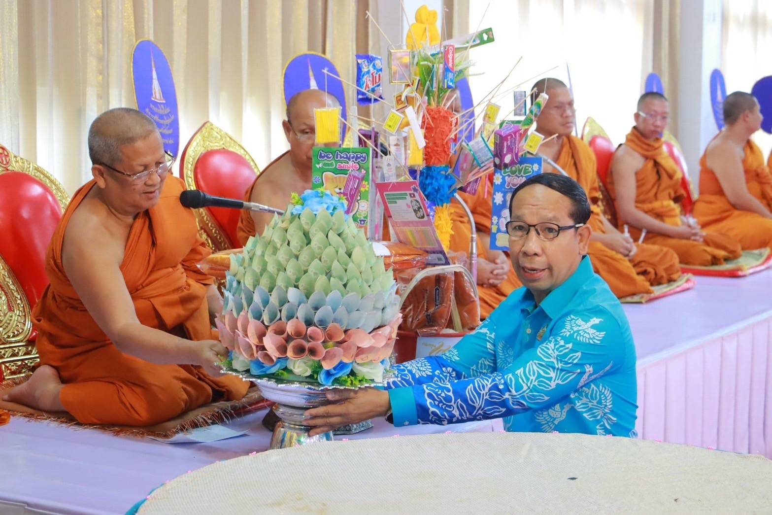 จังหวัดสกลนคร จัดงานวันสถาปนากองทุนแม่ของแผ่นดิน “2 ทศวรรษ กองทุนแม่ของแผ่นดิน ครอบครัวอบอุ่น ชุมชนเข้มแข็ง” และพิธีทอดผ้าป่าสมทบกองทุนแม่ของแผ่นดิน ประจำปี 2567