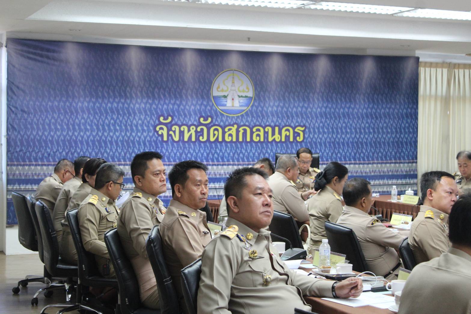 พช.สกลนคร : ร่วมประชุมหน่วยงานสังกัดกระทรวงมหาดไทยและนายอำเภอ