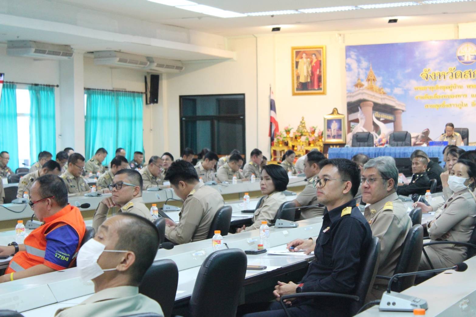 สกลนคร – ผู้ว่าฯ สกลนคร เป็นประธานประชุมคณะทำงานโครงการบูรณาการป้องกันและปราบปรามยาเสพติดจังหวัดสกลนคร (ศอ.ปส.จ.สน.) พร้อมเดินหน้าตาม “ธวัชบุรีโมเดล” แก้ปัญหายาเสพติด
