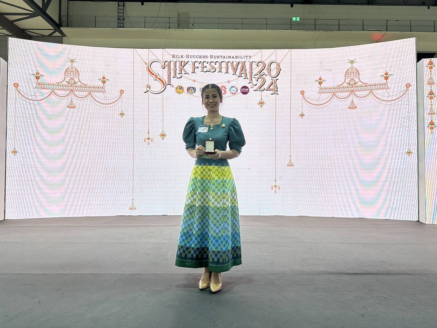 กรมการพัฒนาชุมชน กระทรวงมหาดไทย จัดงาน Silk Festival 2024 สู่การพัฒนาที่ยั่งยืน 28 พฤศจิกายน ถึง 2 ธันวาคม 2567 เอ็กซิบิชั่น ฮอลล์ 6-7 เมืองทองธานี