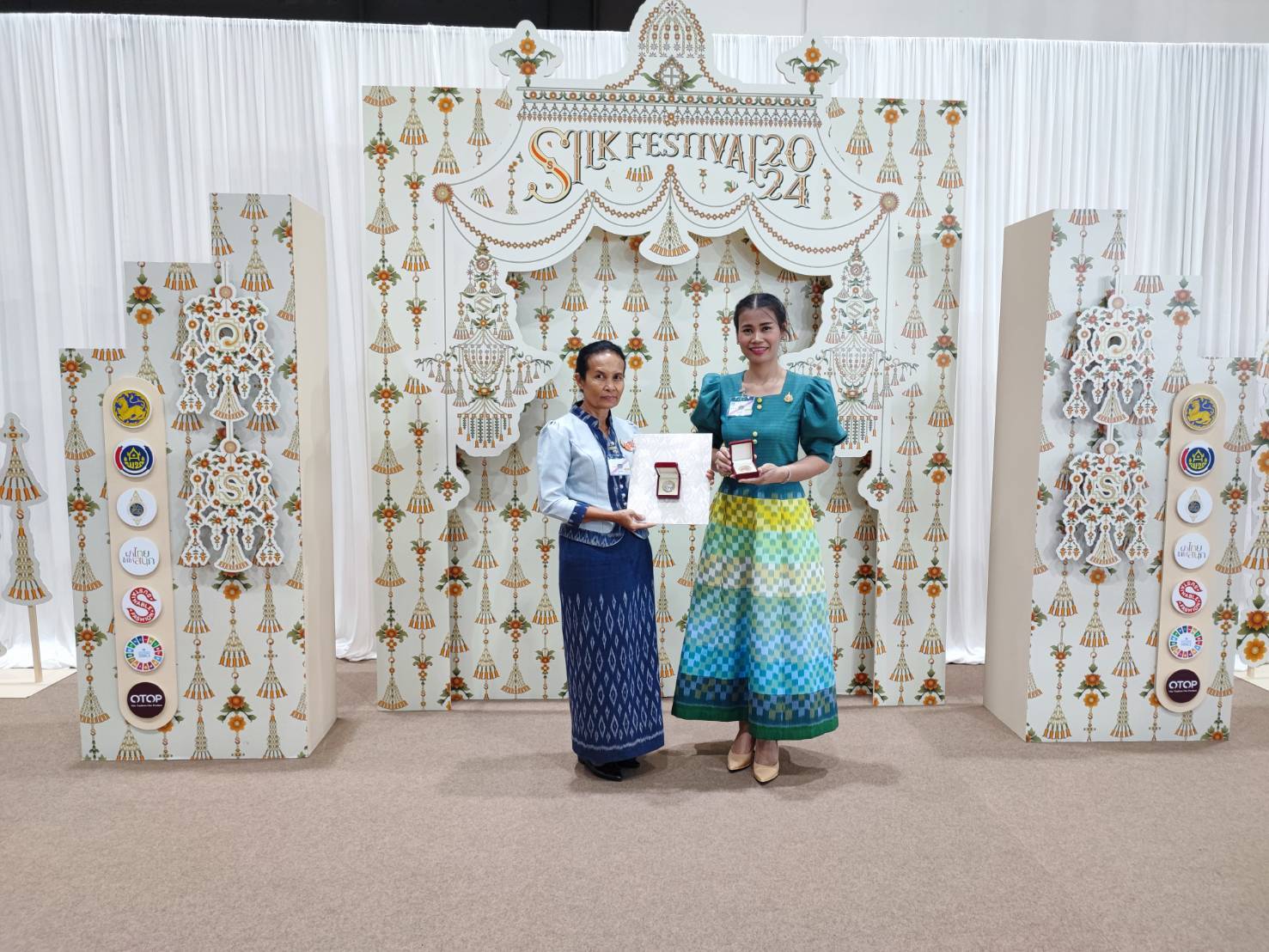 กรมการพัฒนาชุมชน กระทรวงมหาดไทย จัดงาน Silk Festival 2024 สู่การพัฒนาที่ยั่งยืน 28 พฤศจิกายน ถึง 2 ธันวาคม 2567 เอ็กซิบิชั่น ฮอลล์ 6-7 เมืองทองธานี