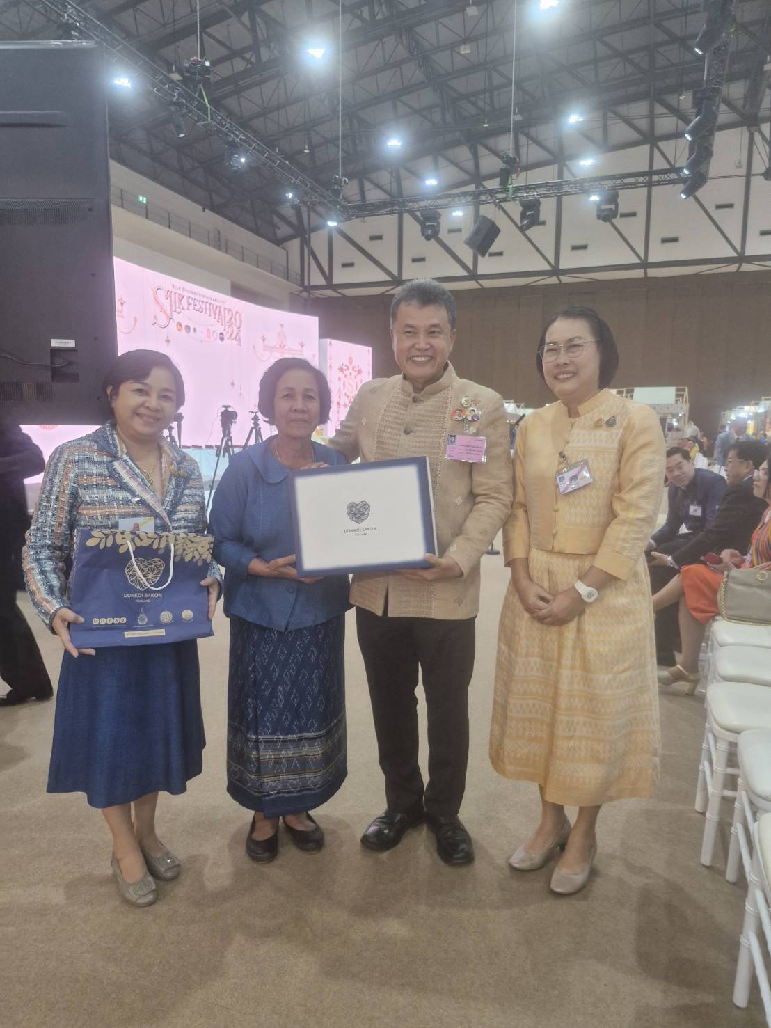 กรมการพัฒนาชุมชน กระทรวงมหาดไทย จัดงาน Silk Festival 2024 สู่การพัฒนาที่ยั่งยืน 28 พฤศจิกายน ถึง 2 ธันวาคม 2567 เอ็กซิบิชั่น ฮอลล์ 6-7 เมืองทองธานี