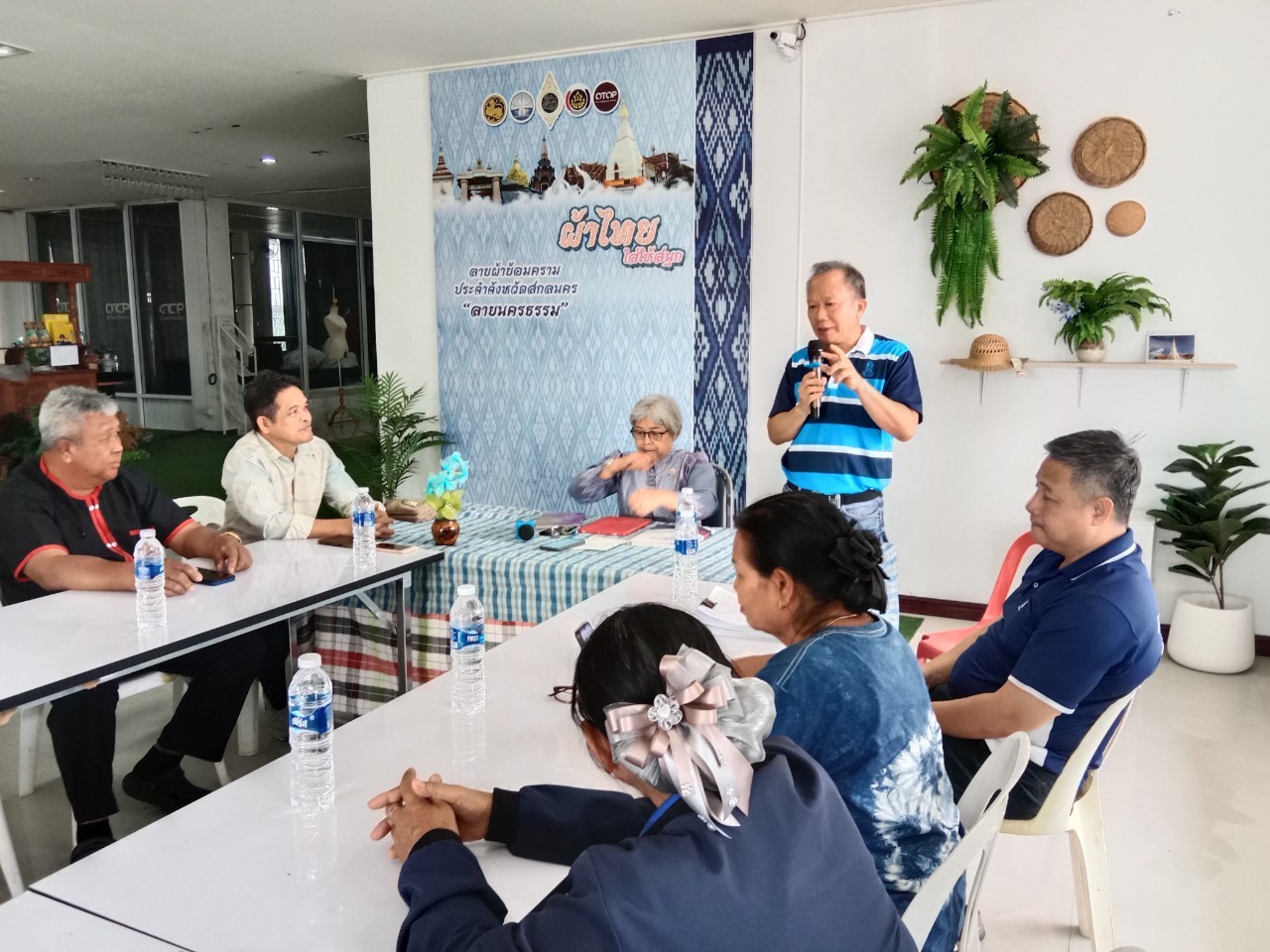 📢พช.สกลนคร หารือร่วมเครือข่ายกองทุนหมู่บ้านและบริษัทประชารัฐสกลนคร กำหนดแนวทางการขับเคลื่อนและพัฒนาเศรษฐกิจฐานรากตามแนวทางประชารัฐ
