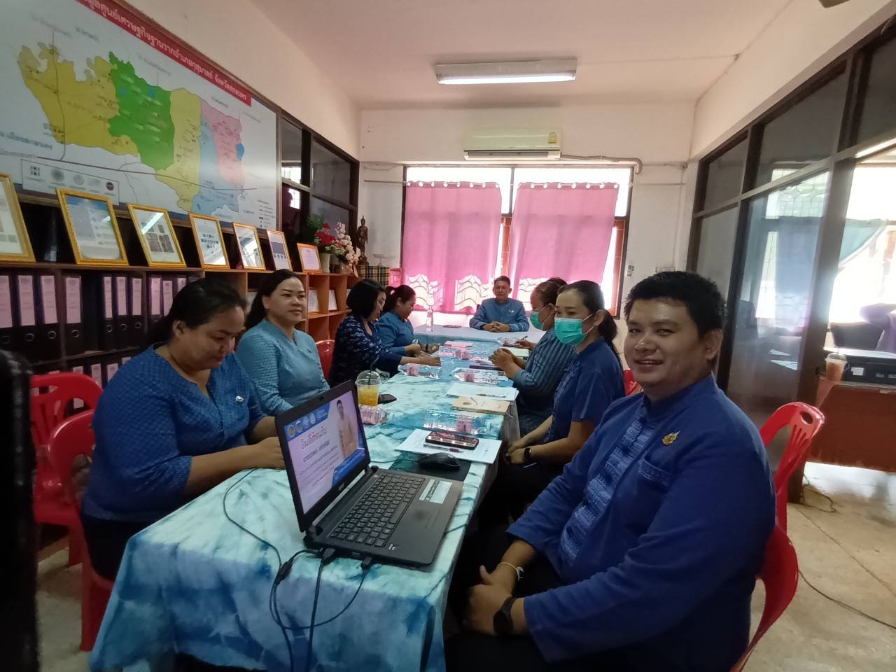 ผู้ตรวจราชการกรมการพัฒนาชุมชน ลงพื้นที่จังหวัดสกลนครติดตามการดำเนินงานพัฒนาชุมชนจังหวัดสกลนคร