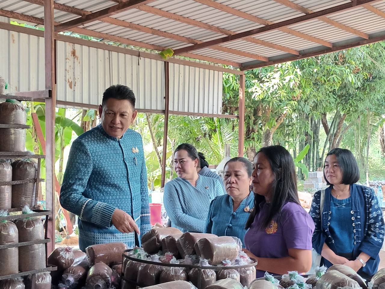 ผู้ตรวจราชการกรมการพัฒนาชุมชน ลงพื้นที่จังหวัดสกลนครติดตามการดำเนินงานพัฒนาชุมชนจังหวัดสกลนคร