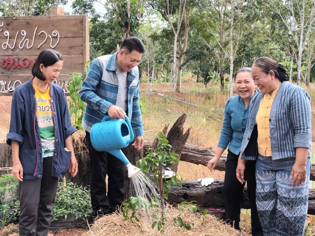 ผู้ตรวจราชการกรมการพัฒนาชุมชน ลงพื้นที่จังหวัดสกลนครติดตามการดำเนินงานพัฒนาชุมชนจังหวัดสกลนคร