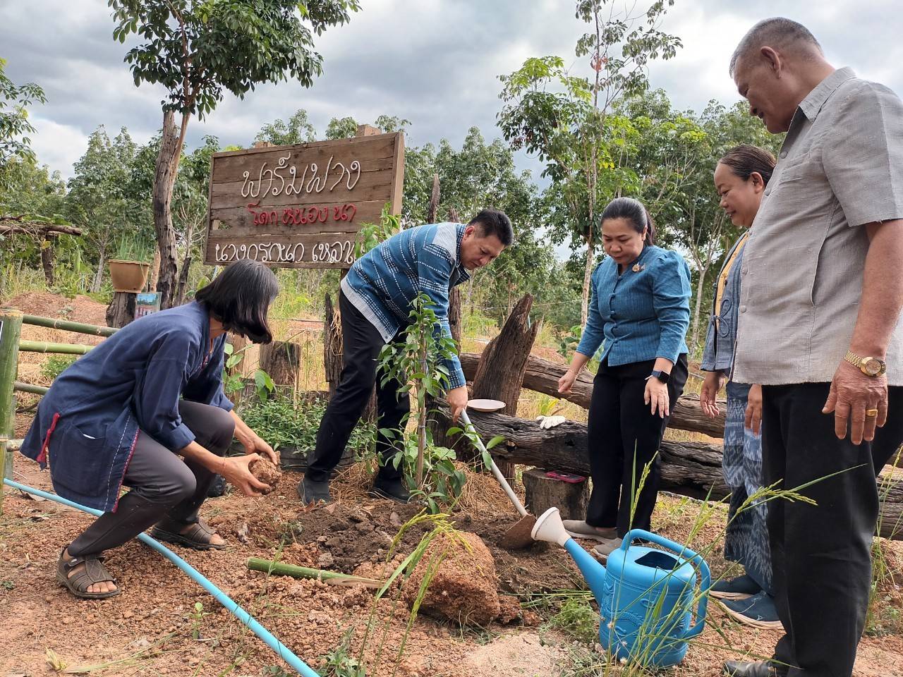 ผู้ตรวจราชการกรมการพัฒนาชุมชน ลงพื้นที่จังหวัดสกลนครติดตามการดำเนินงานพัฒนาชุมชนจังหวัดสกลนคร