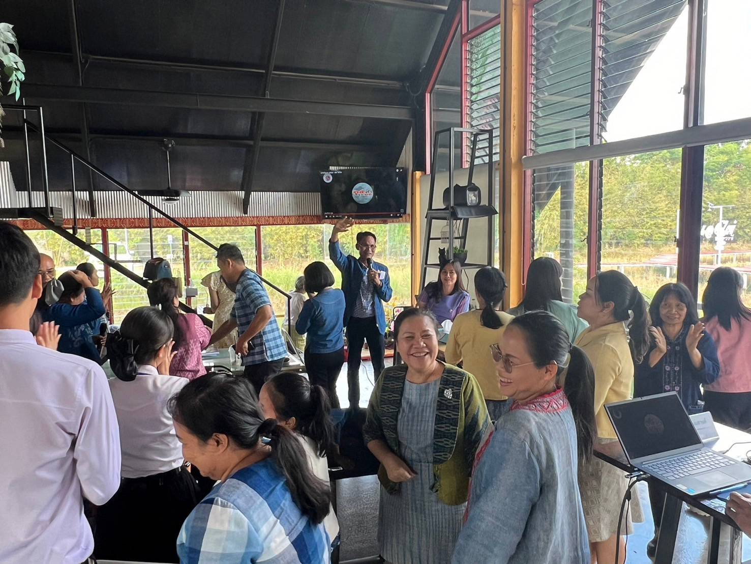 พช.สกลนคร : ประชุมเชิงปฏิบัติการพัฒนาสมรรถนะบุคลากรสำนักงานพัฒนาชุมชนจังหวัดสกลนคร