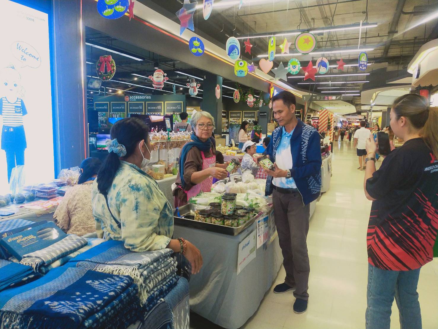 📢พช.สกลนคร จัดตลาดสินค้าอาหารปลอดและผลิตภัณฑ์ OTOP สกลนคร 22 – 25 พ.ย. 67