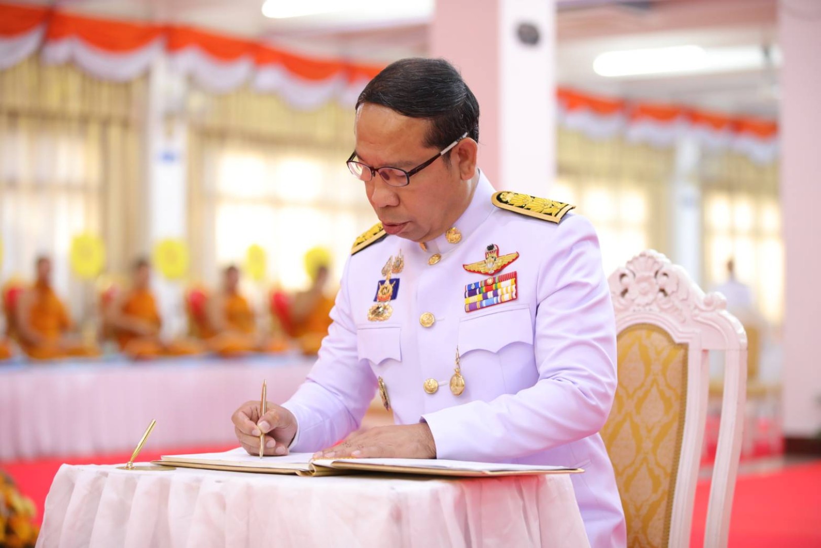 📰ผู้ว่าราชการจังหวัดสกลนคร นำพสกนิกรชาวจังหวัดสกลนครทุกหมู่เหล่า ร่วมพิธีทำบุญตักบาตรถวายพระกุศล และพิธีถวายพระพร เนื่องในโอกาสวันคล้ายวันประสูติ สมเด็จพระเจ้าลูกเธอ เจ้าฟ้าพัชรกิติยาภา นเรนทิราเทพยวดี กรมหลวงราชสาริณีสิริพัชร มหาวัชรราชธิดา 7 ธันวาคม 2567