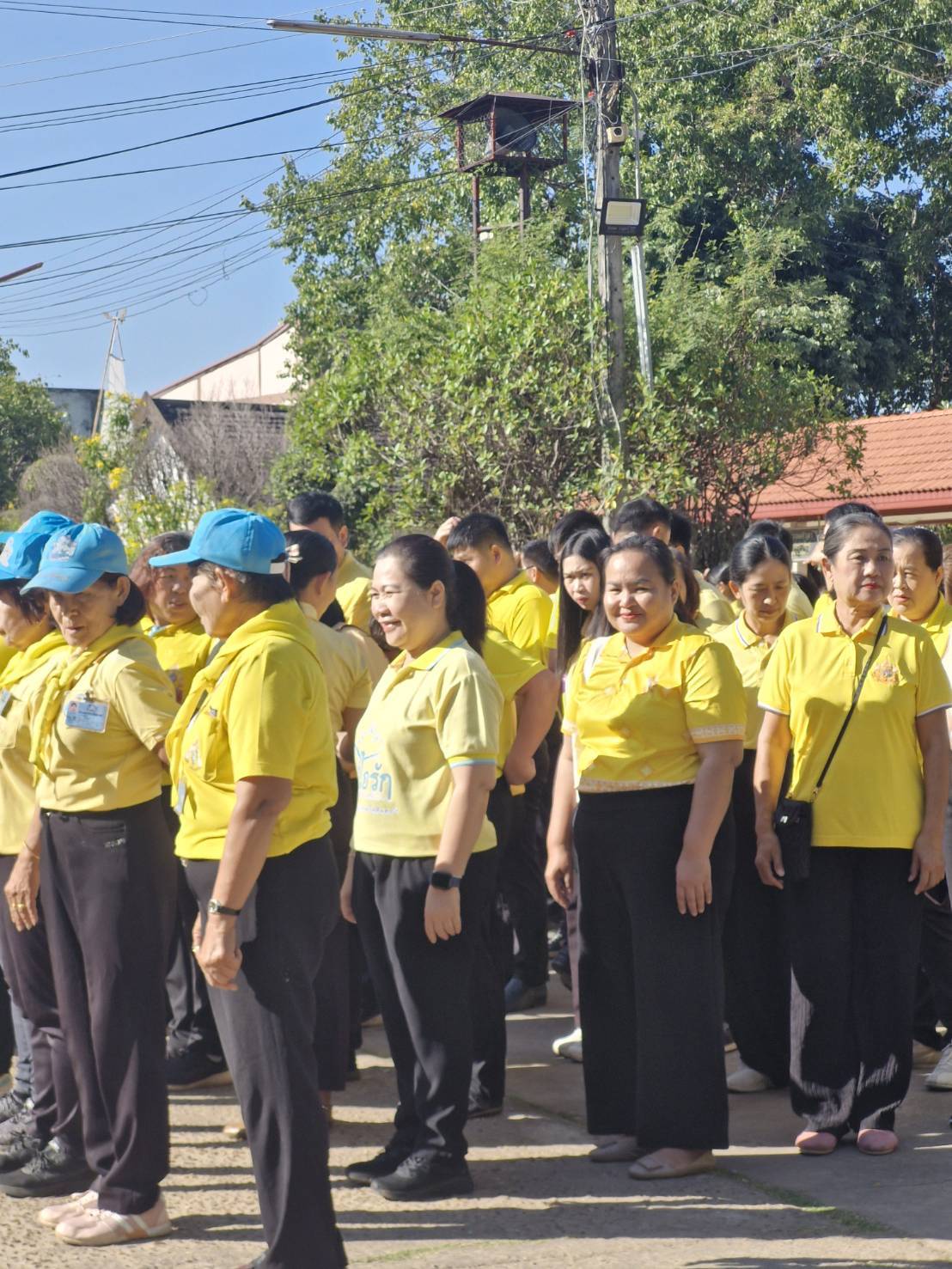 จังหวัดสกลนคร รวมพลังสร้างสัปปายะสู่วัดด้วยวิถี 5 ส (Big Cleaning Day) เพื่อถวายเป็นพระราชกุศล เนื่องในโอกาสวันคล้ายวันพระบรมราชสมภพ พระบาทสมเด็จพระบรมชนกาธิเบศร มหาภูมิพลอดุลยเดชมหาราช บรมนาถบพิตร 5 ธันวาคม 2567 ณ วัดสะพานคำ อำเภอเมืองสกลนคร