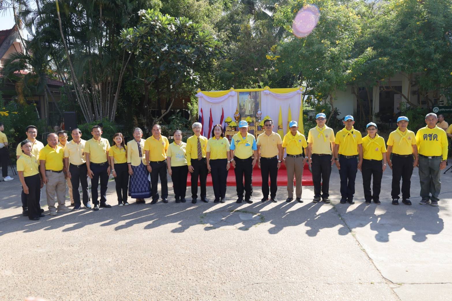 จังหวัดสกลนคร รวมพลังสร้างสัปปายะสู่วัดด้วยวิถี 5 ส (Big Cleaning Day) เพื่อถวายเป็นพระราชกุศล เนื่องในโอกาสวันคล้ายวันพระบรมราชสมภพ พระบาทสมเด็จพระบรมชนกาธิเบศร มหาภูมิพลอดุลยเดชมหาราช บรมนาถบพิตร 5 ธันวาคม 2567 ณ วัดสะพานคำ อำเภอเมืองสกลนคร